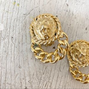 VIntage Jewelry - Vintage 80s Lion Chain Doorknocker Clip On Earring VIntage Jewelry - Vintage 80s Lion Chain Doorknocker Clip On Earring